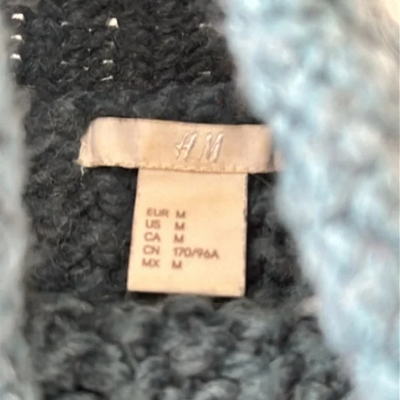 H&M sweater - Picture 3 of 5